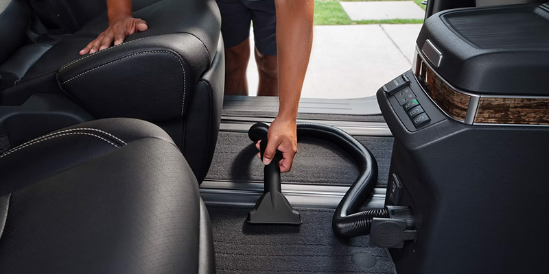 2025 Toyota Sienna, vacuum feature
