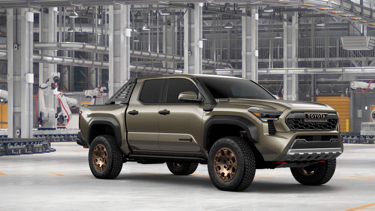 2026 Toyota Tacoma i-FORCE MAX Trailhunter