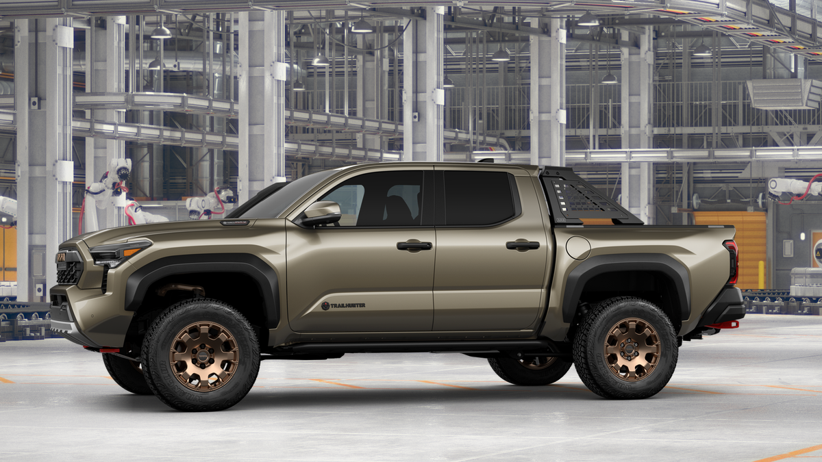 2026 Toyota Tacoma i-FORCE MAX Trailhunter