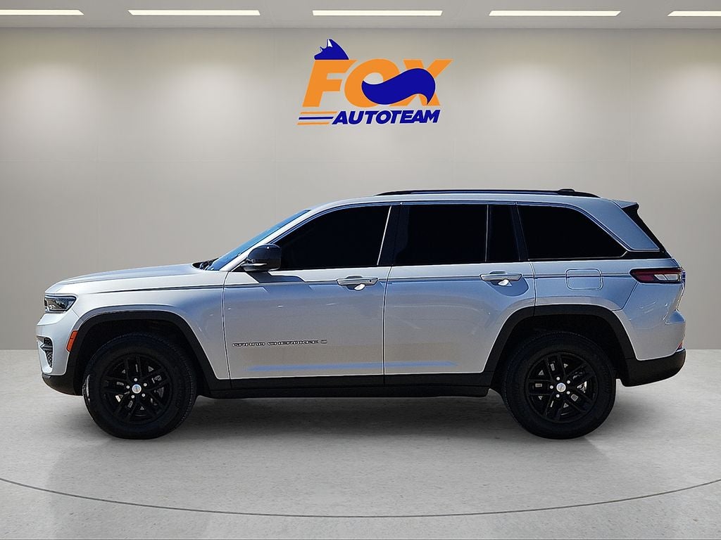 2023 Jeep Grand Cherokee Laredo 4WD