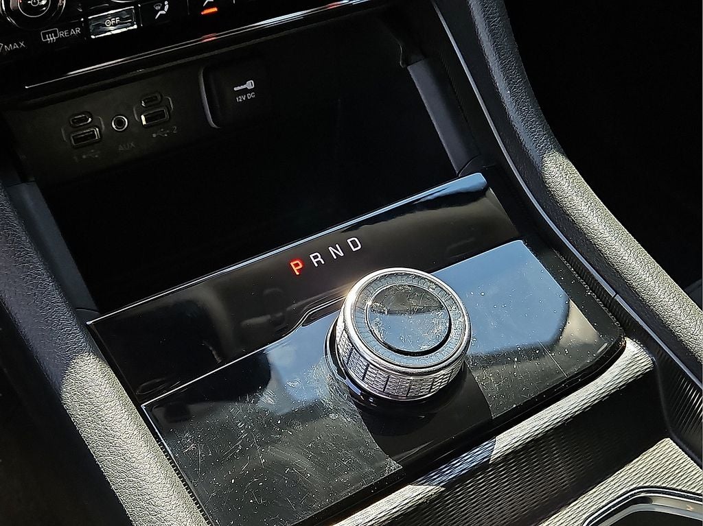 2023 Jeep Grand Cherokee Laredo 4WD