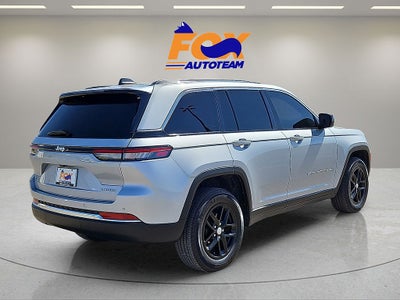 2023 Jeep Grand Cherokee Laredo 4WD