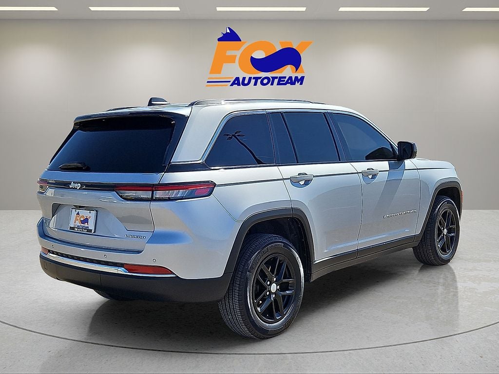 2023 Jeep Grand Cherokee Laredo 4WD