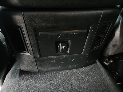 2018 RAM 1500 Sport Crew Cab 4WD w/Leather & NAV