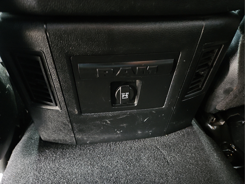 2018 RAM 1500 Sport Crew Cab 4WD w/Leather & NAV