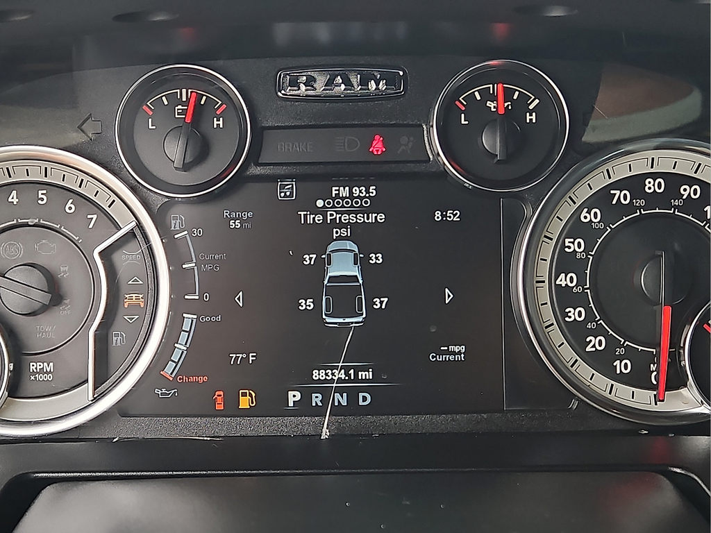2018 RAM 1500 Sport Crew Cab 4WD w/Leather & NAV