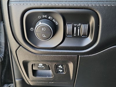 2022 RAM 1500 Limited Crew Cab 4WD