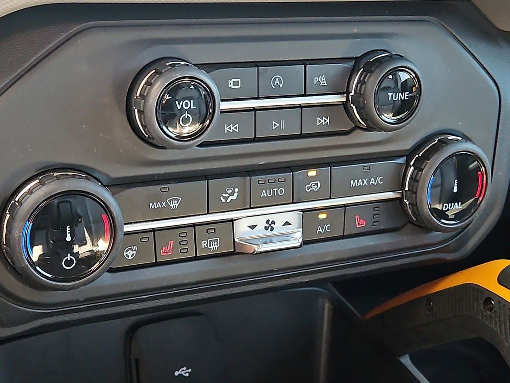 2022 Ford Bronco Badlands 'Squatch' 4wd Lux & V6