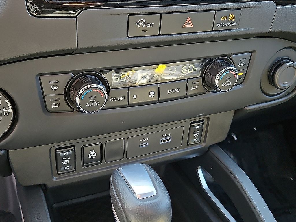 2024 Nissan Frontier SL Crew Cab 4WD Leather/Roof