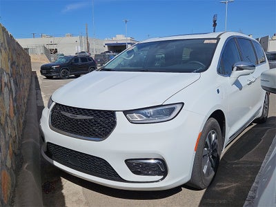 2022 Chrysler Pacifica Hybrid Limited