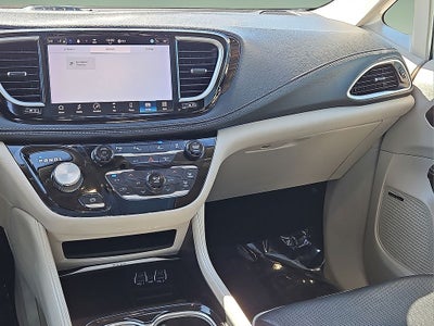 2022 Chrysler Pacifica Hybrid Limited