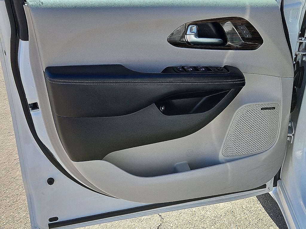 2022 Chrysler Pacifica Hybrid Limited