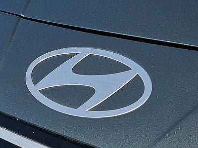 2025 Hyundai Elantra SE - up to 41 MPG Highway