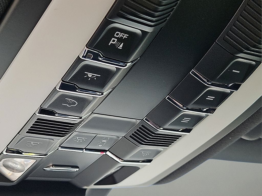 2023 Porsche Macan AWD