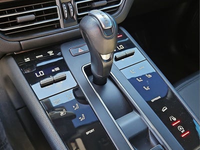 2023 Porsche Macan AWD