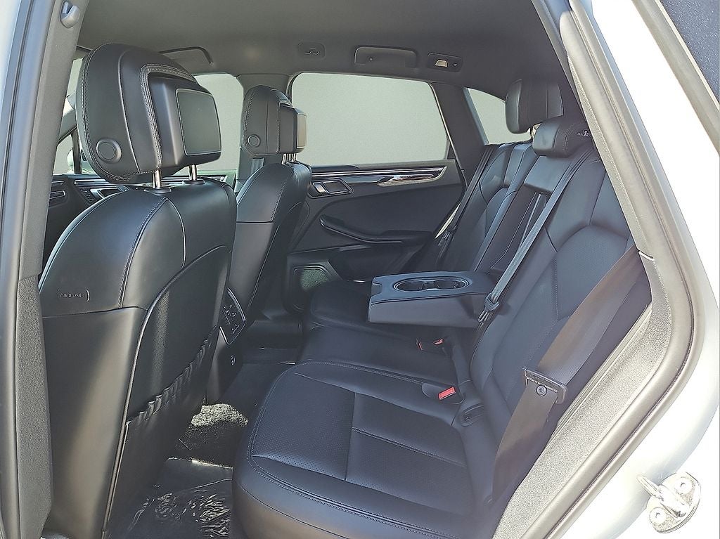 2023 Porsche Macan AWD