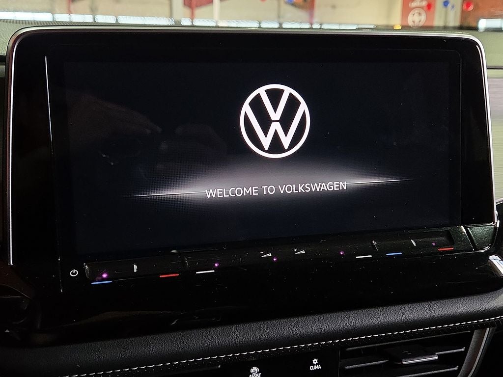2024 Volkswagen Atlas Cross Sport 2.0T SE w/Technology
