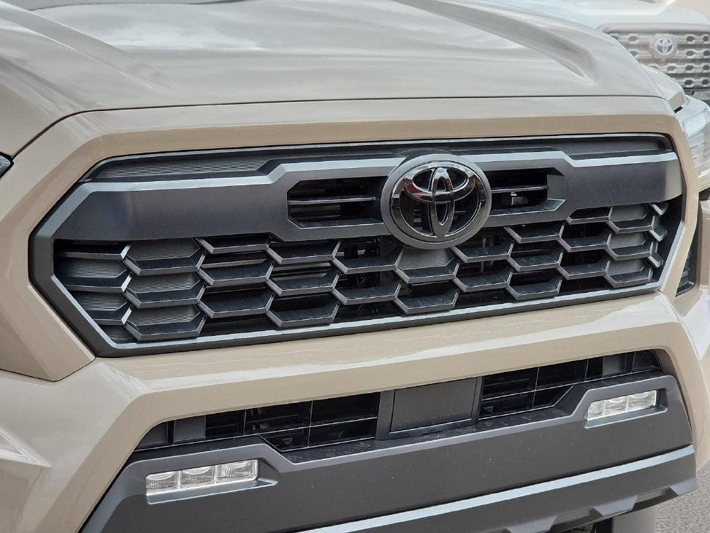 2026 Toyota Tacoma Hybrid TRD Off Road