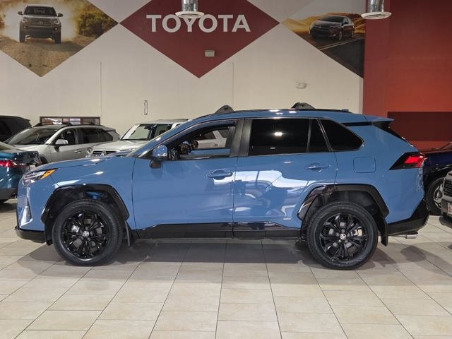 2022 Toyota RAV4 Hybrid SE