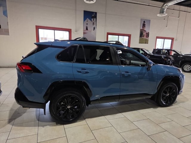 2022 Toyota RAV4 Hybrid SE