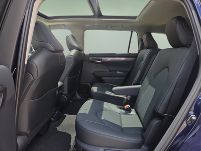 2026 Toyota Highlander Hybrid Platinum
