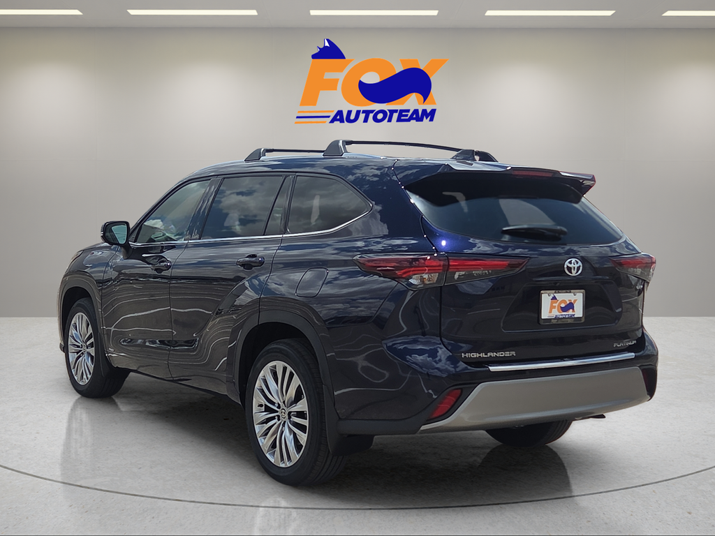 2026 Toyota Highlander Hybrid Platinum
