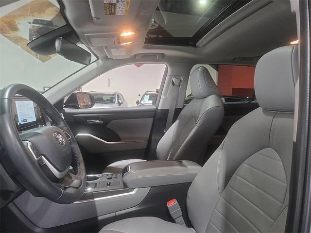 2025 Toyota Highlander Hybrid XLE