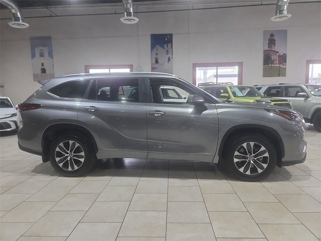 2025 Toyota Highlander Hybrid XLE