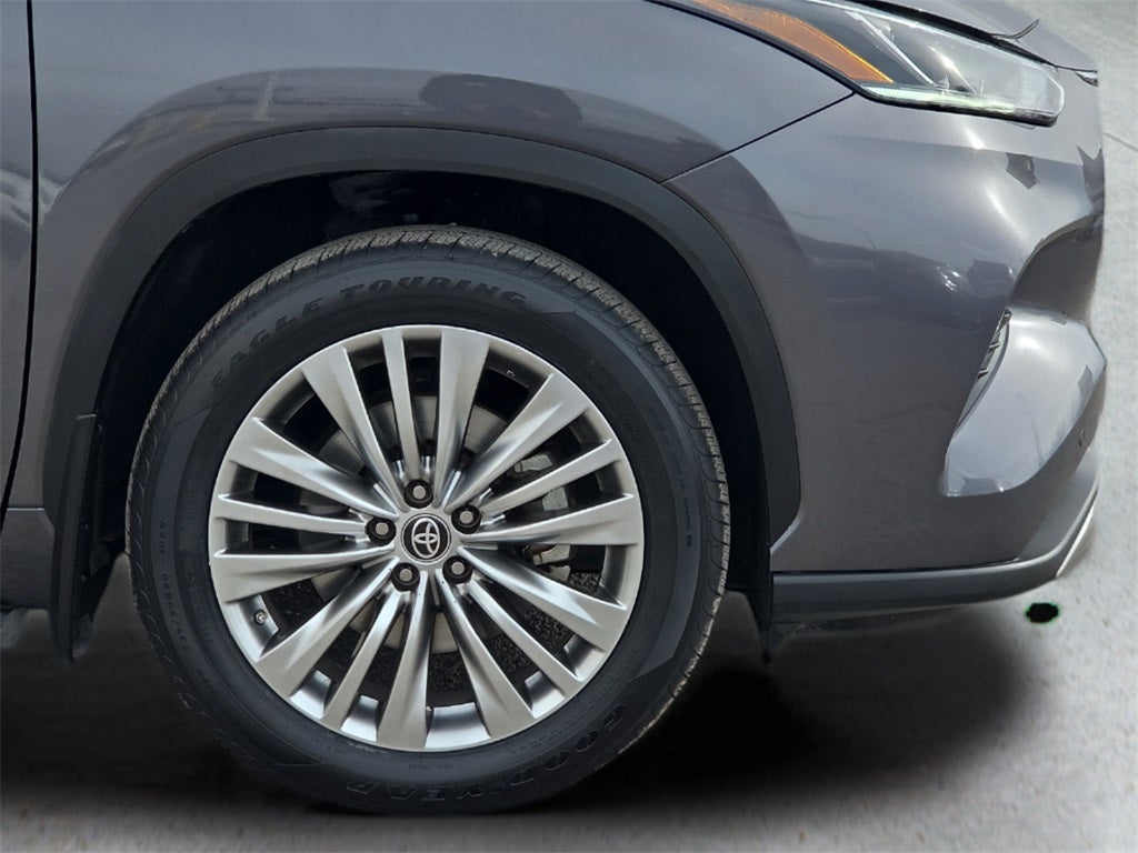 2023 Toyota Highlander Platinum