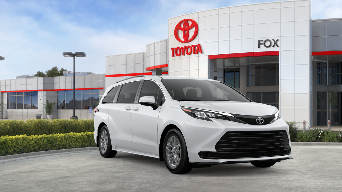 2026 Toyota Sienna LE 8 Passenger