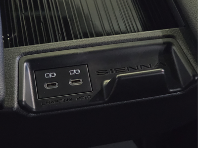 2026 Toyota Sienna XSE 7 Passenger