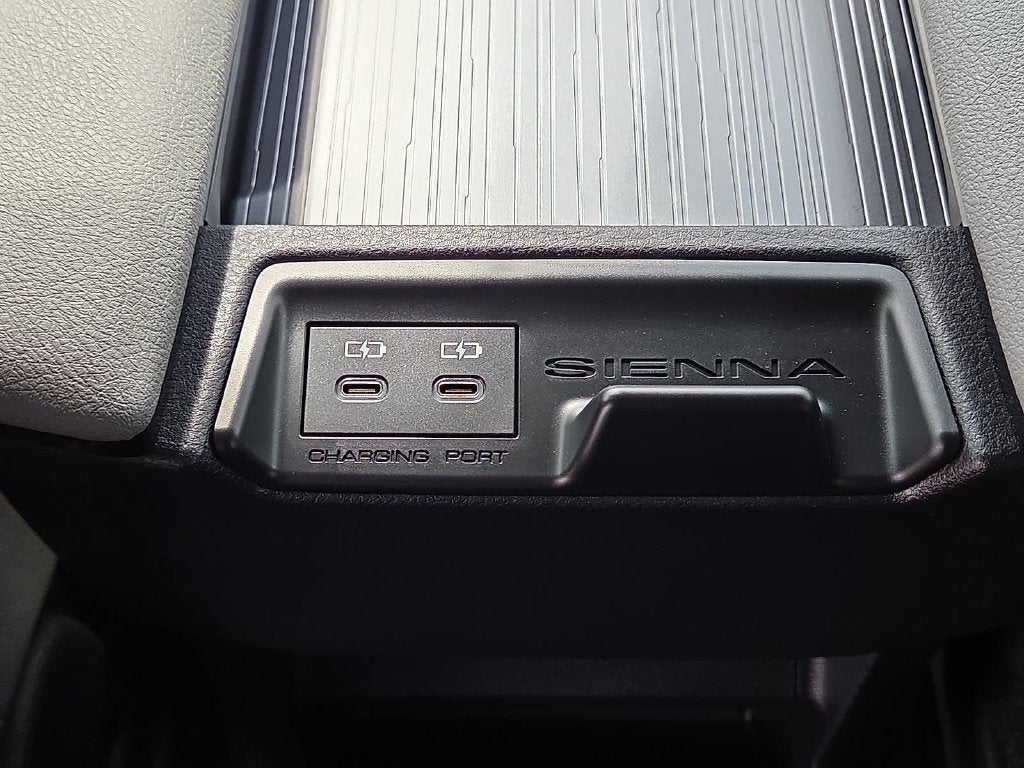 2026 Toyota Sienna XLE 8 Passenger