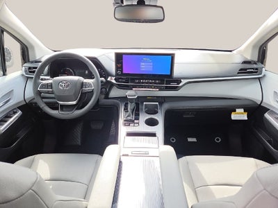 2026 Toyota Sienna XLE 8 Passenger