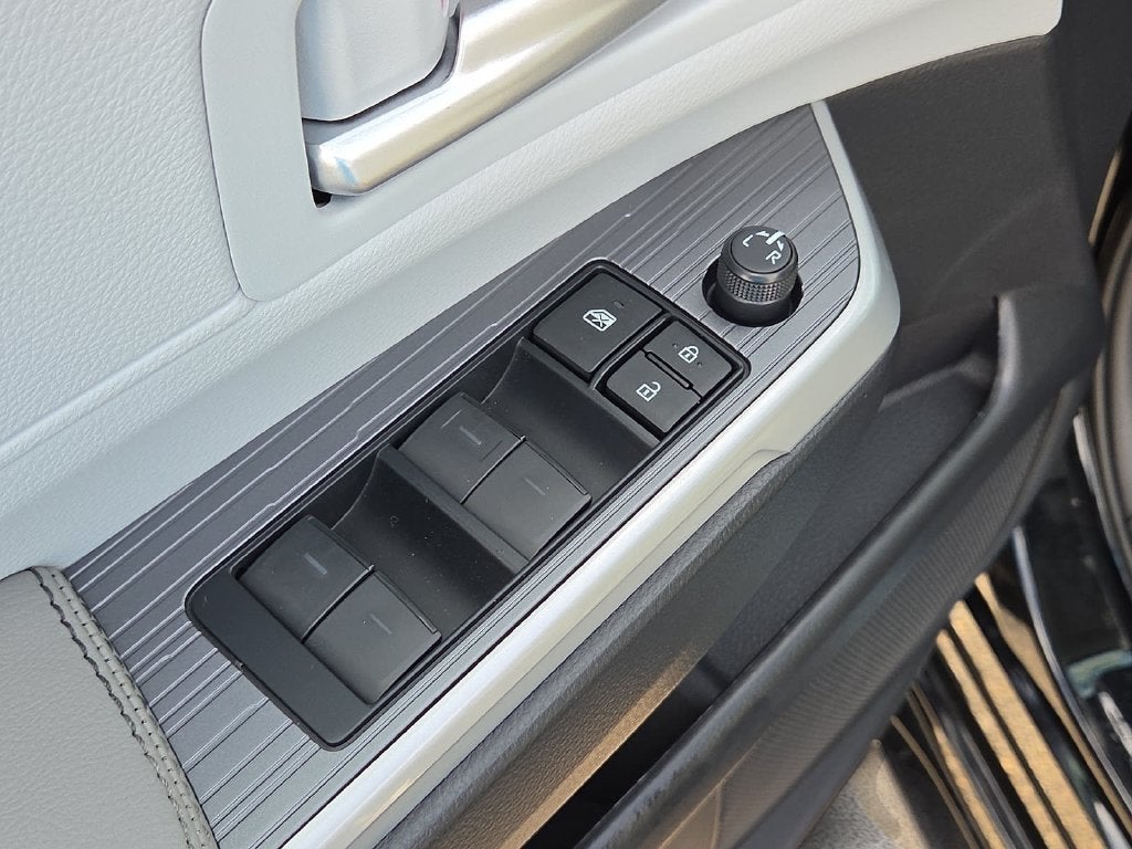 2026 Toyota Sienna XLE 8 Passenger