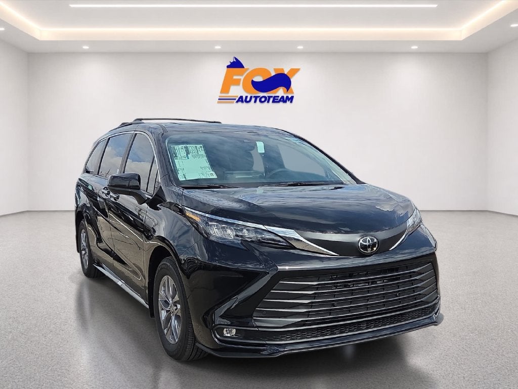 2026 Toyota Sienna XLE 8 Passenger