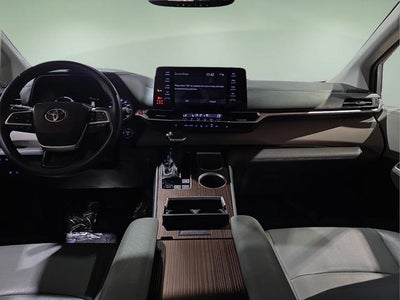 2023 Toyota Sienna XLE