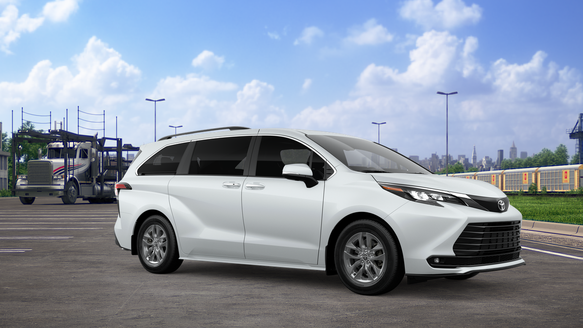 2026 Toyota Sienna XLE 8 Passenger