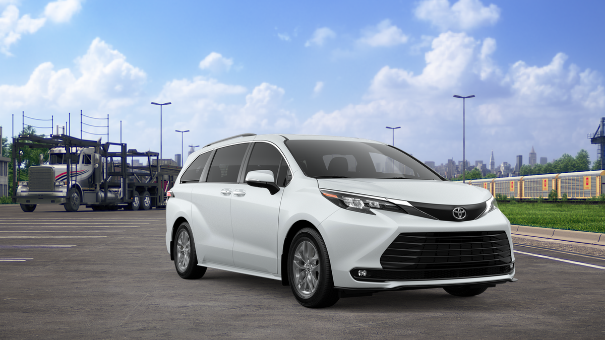 2026 Toyota Sienna XLE 8 Passenger