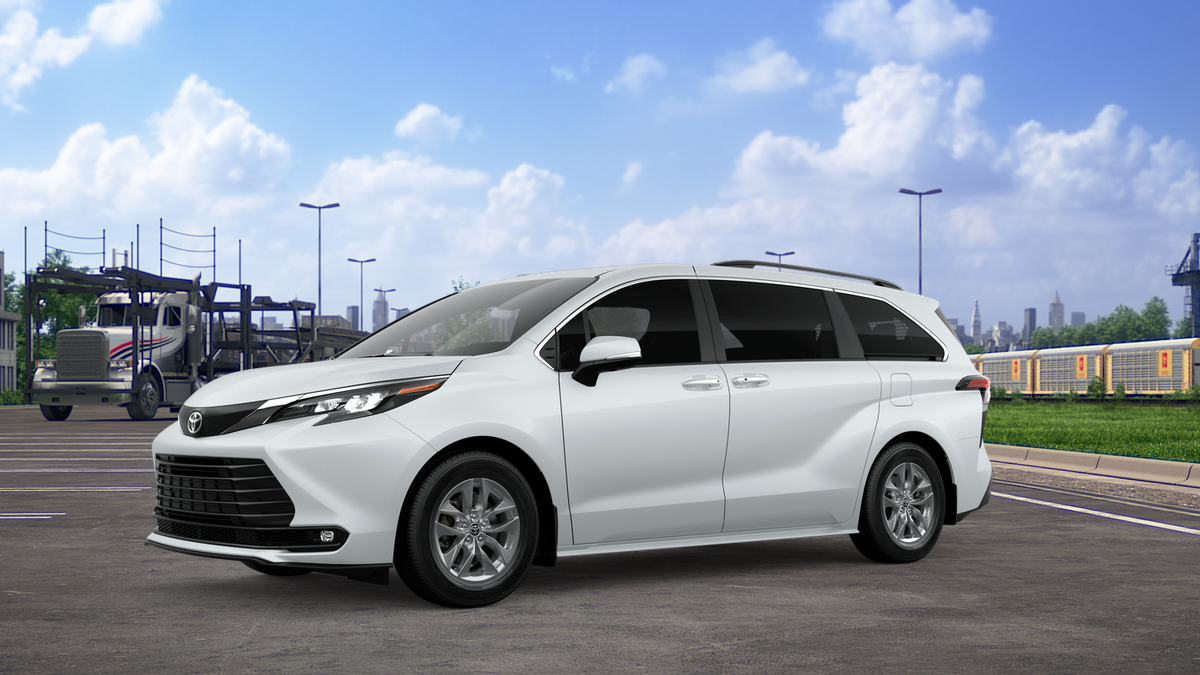 2026 Toyota Sienna XLE 8 Passenger