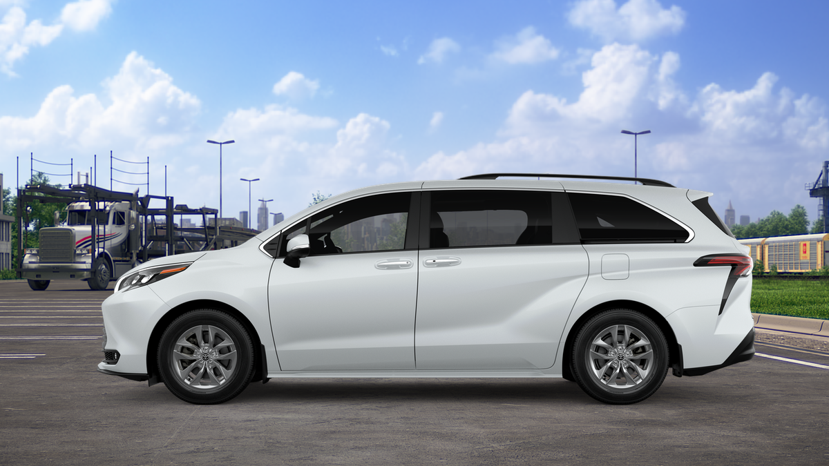 2026 Toyota Sienna XLE 8 Passenger