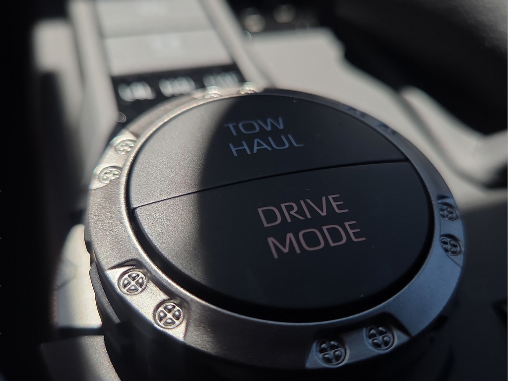 2026 Toyota 4Runner i-FORCE MAX Hybrid Platinum
