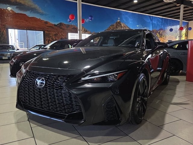 2025 Lexus IS 300 F SPORT DESIGN