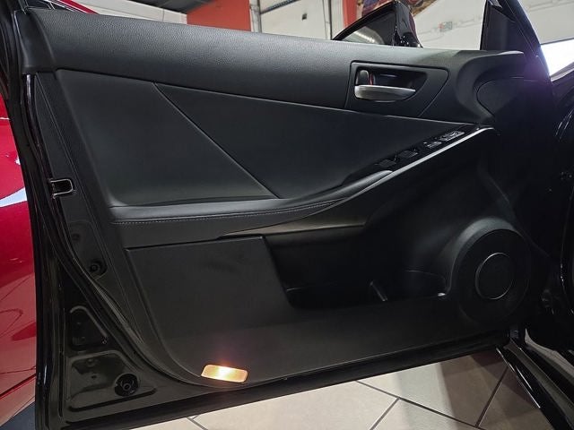2025 Lexus IS 300