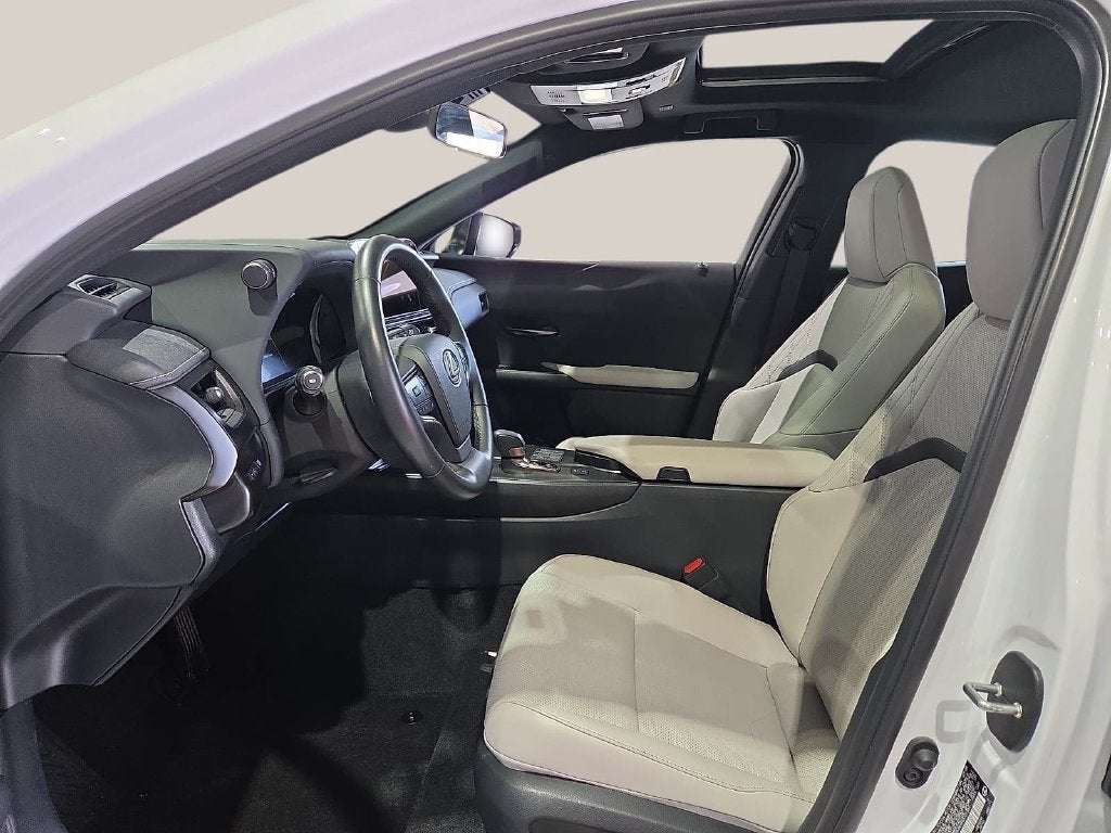 2025 Lexus UX 300h F SPORT Design
