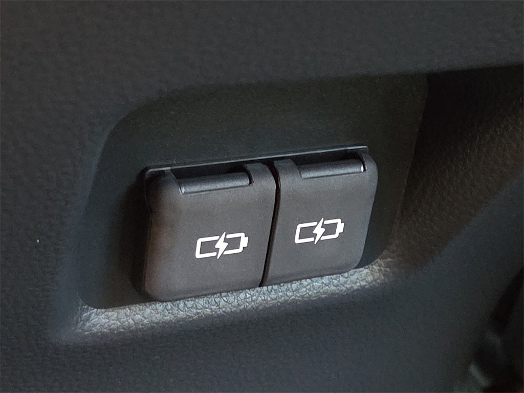 2025 Toyota RAV4 Plug-In Hybrid SE