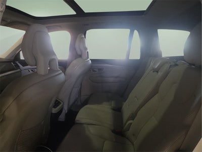 2021 Volvo XC90 T5 Momentum