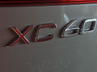 2024 Volvo XC60 B5 Ultimate Dark Theme