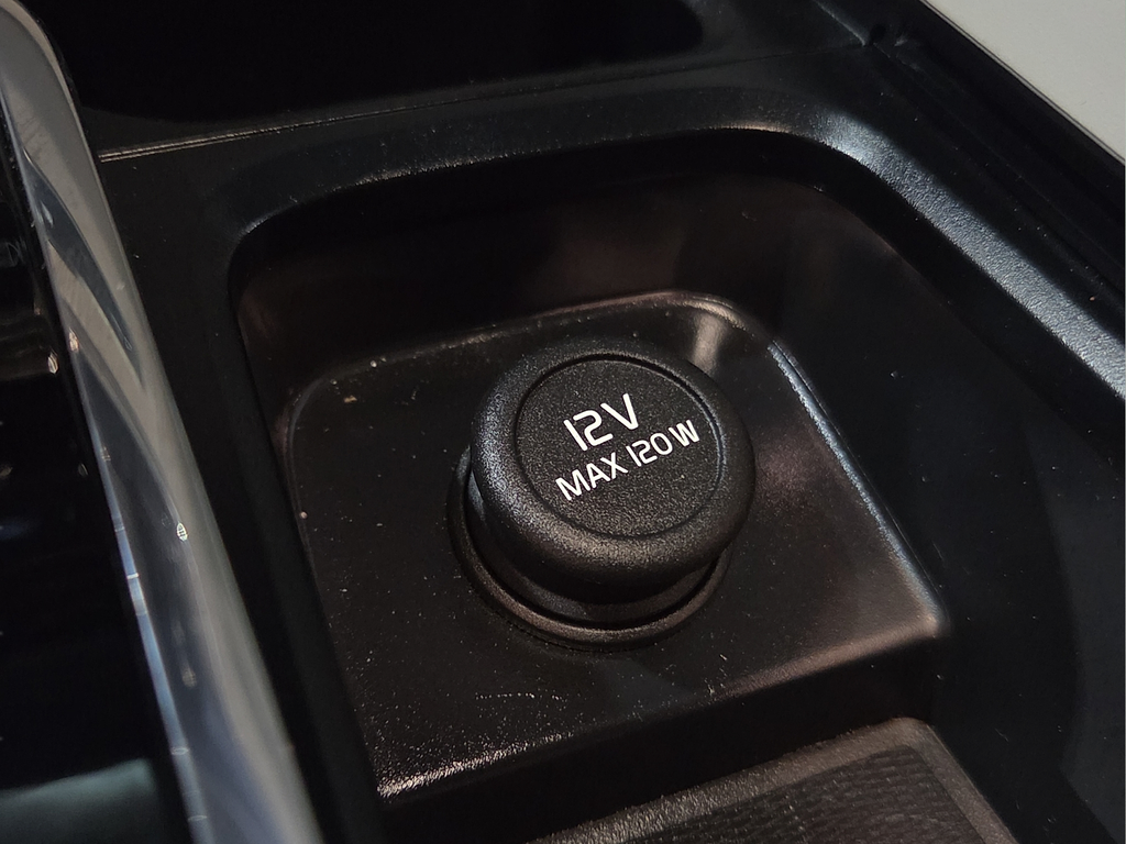 2024 Volvo XC60 B5 Ultimate Dark Theme