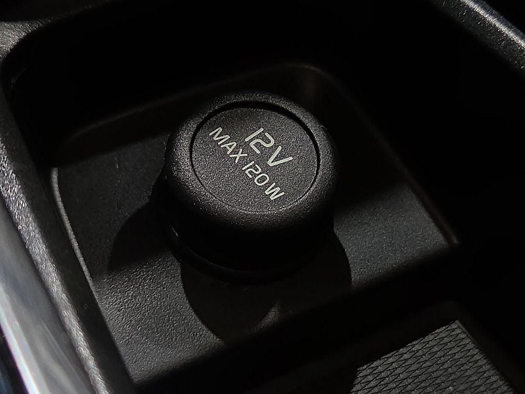 2025 Volvo XC90 B5 Plus