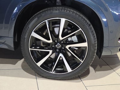 2025 Volvo XC90 B5 Plus